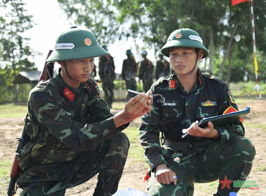 Hoa điểm mười ở “tám chín hai”

